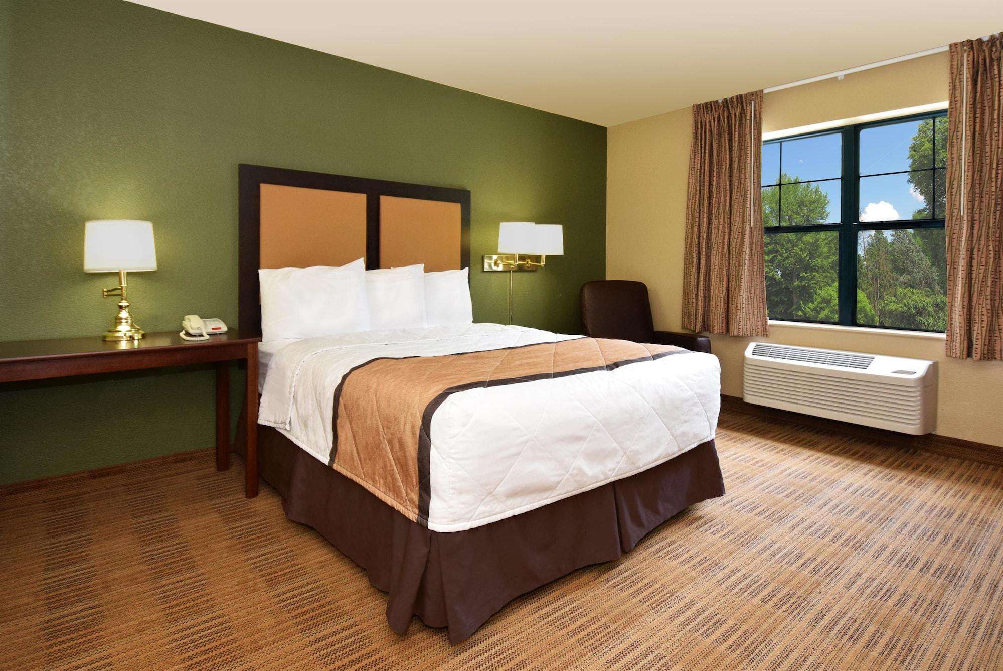 เอ็กซ์เทนด์ สเตย์ อเมริกา ซีราคิวส์ เมดโดว์แลนด์ Hotel ซีคอคัส ภายนอก รูปภาพ